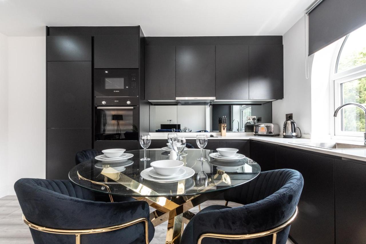 High-end Luxury - Free Parking And Wifi Included! Apartment