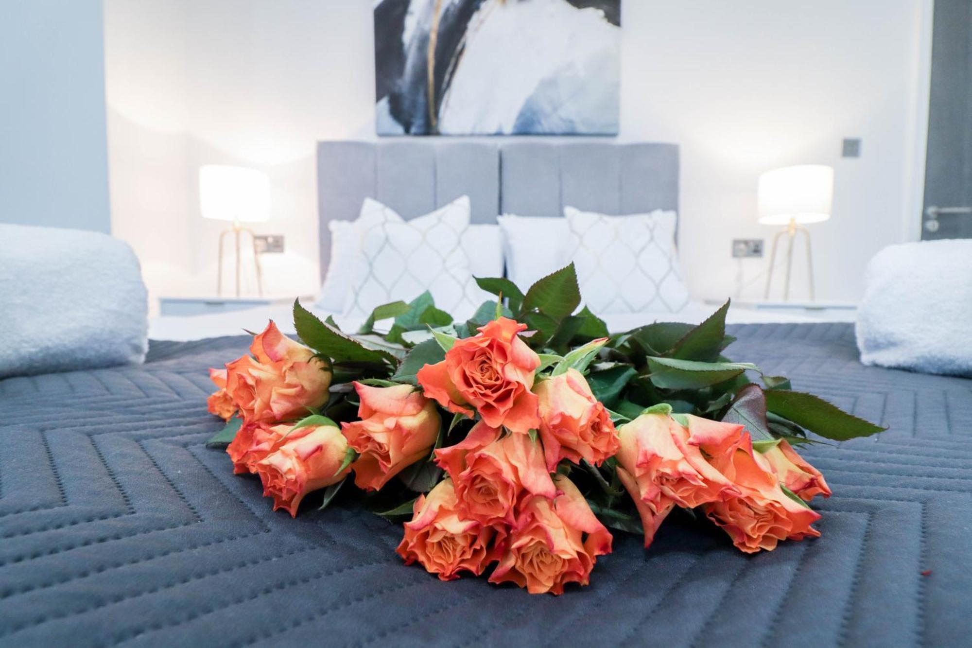 High-end Luxury - Free Parking And Wifi Included! *