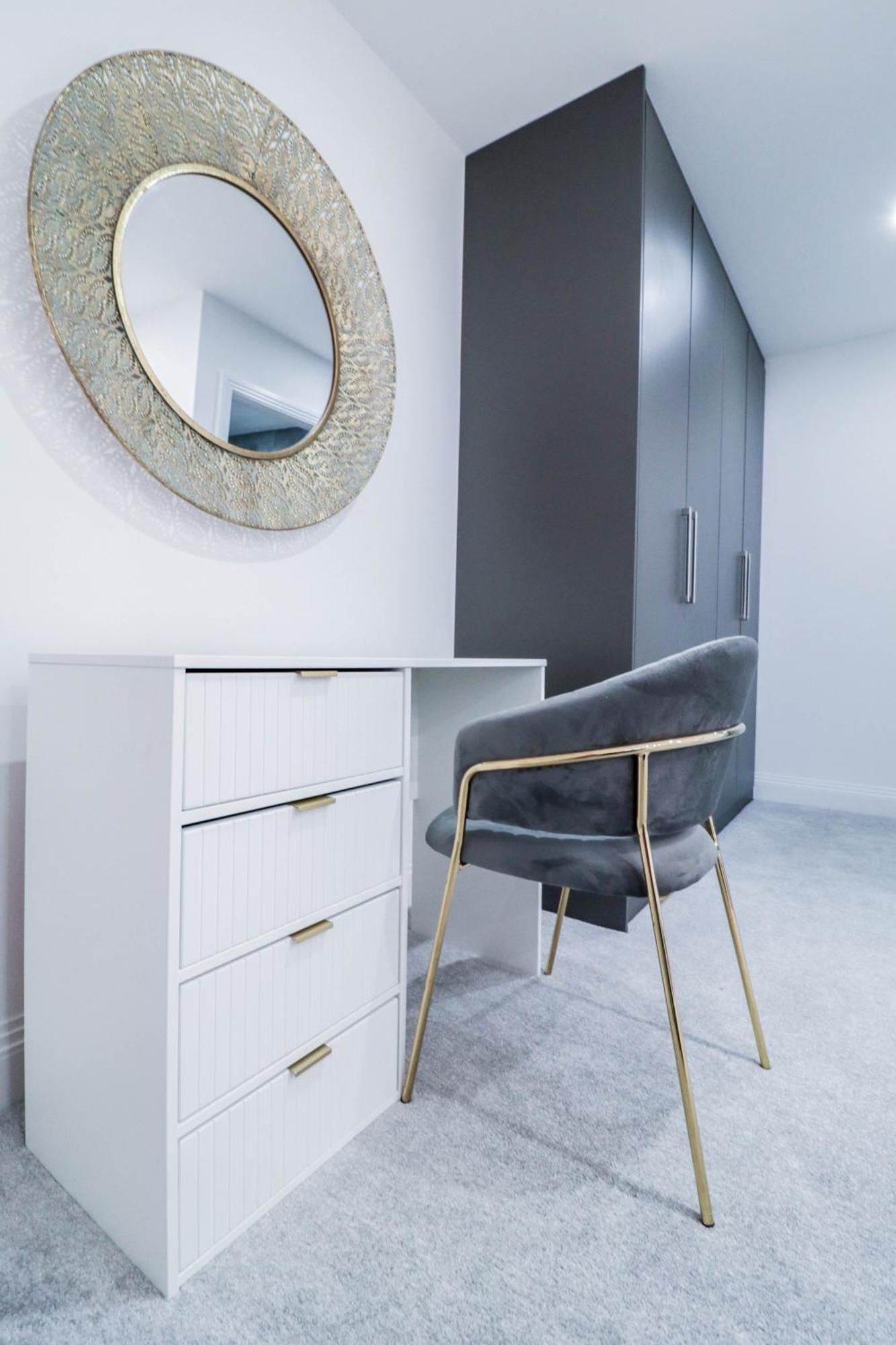 Apartment High-end Luxury - Free Parking And Wifi Included!