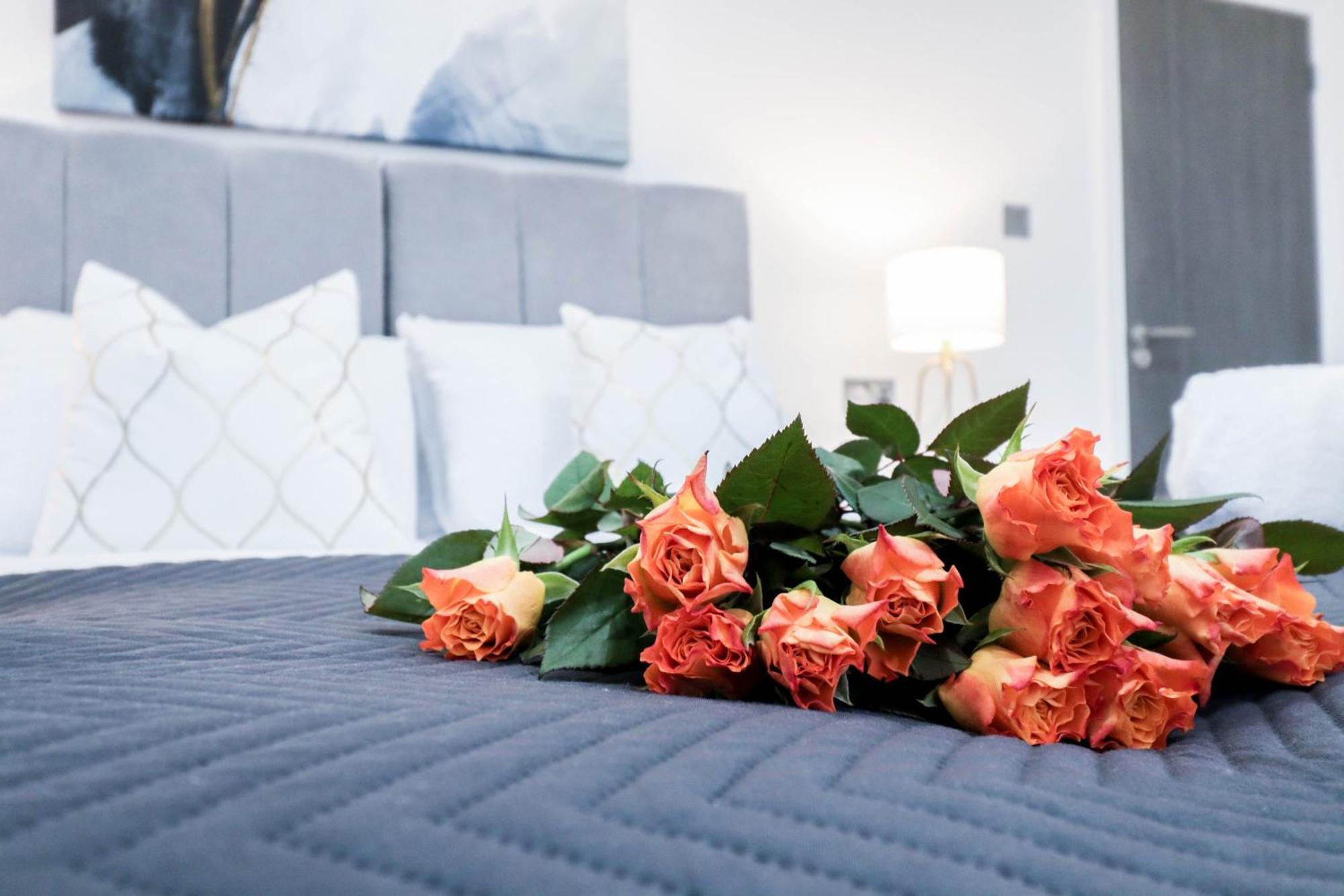 High-end Luxury - Free Parking And Wifi Included! Staines-upon-Thames