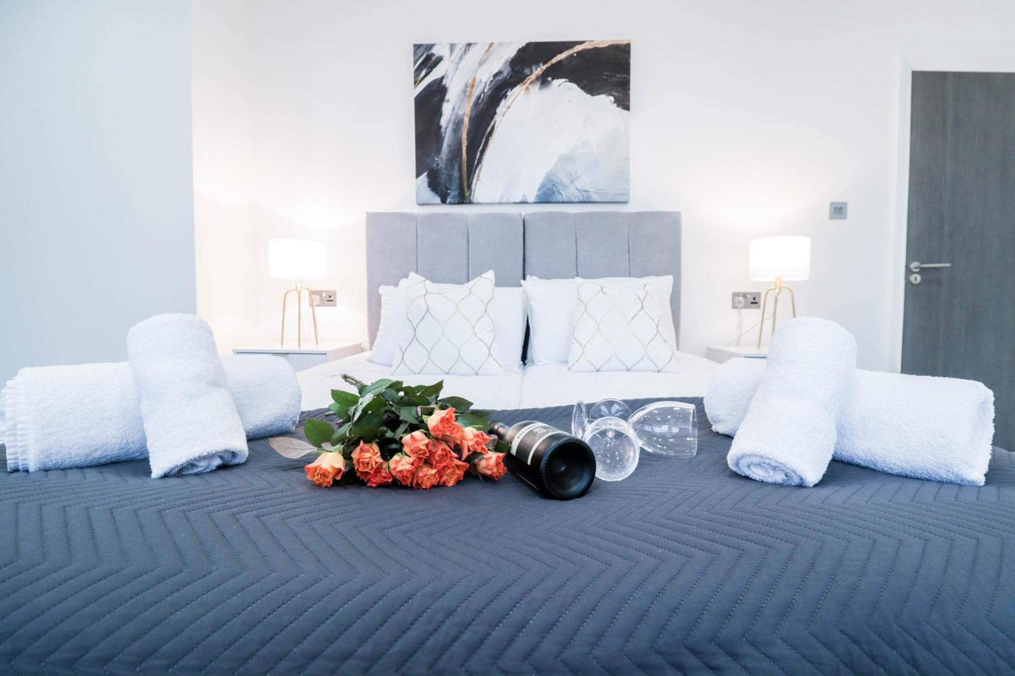 Apartment High-end Luxury - Free Parking And Wifi Included! *