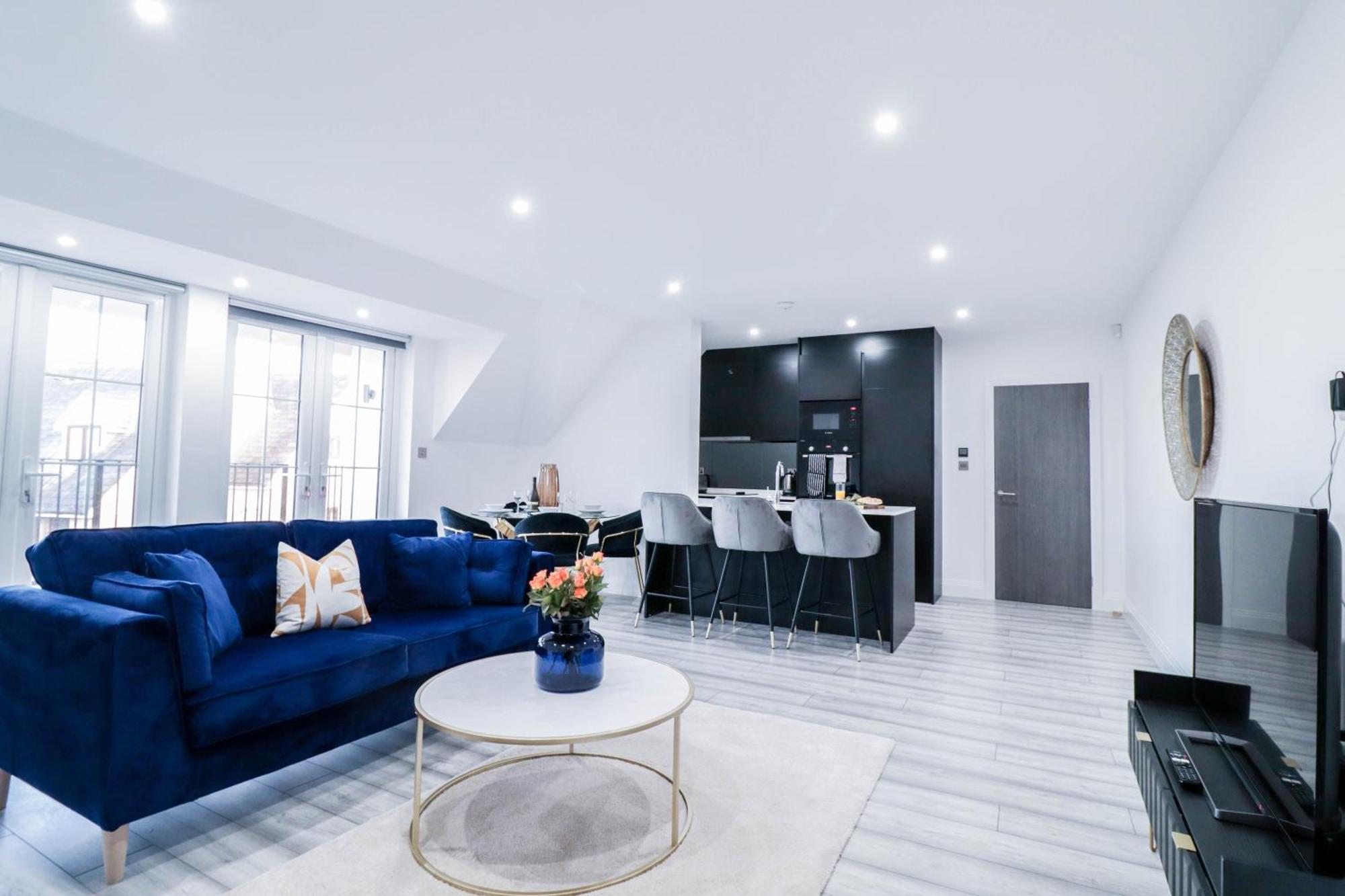 High-end Luxury - Free Parking And Wifi Included! *
