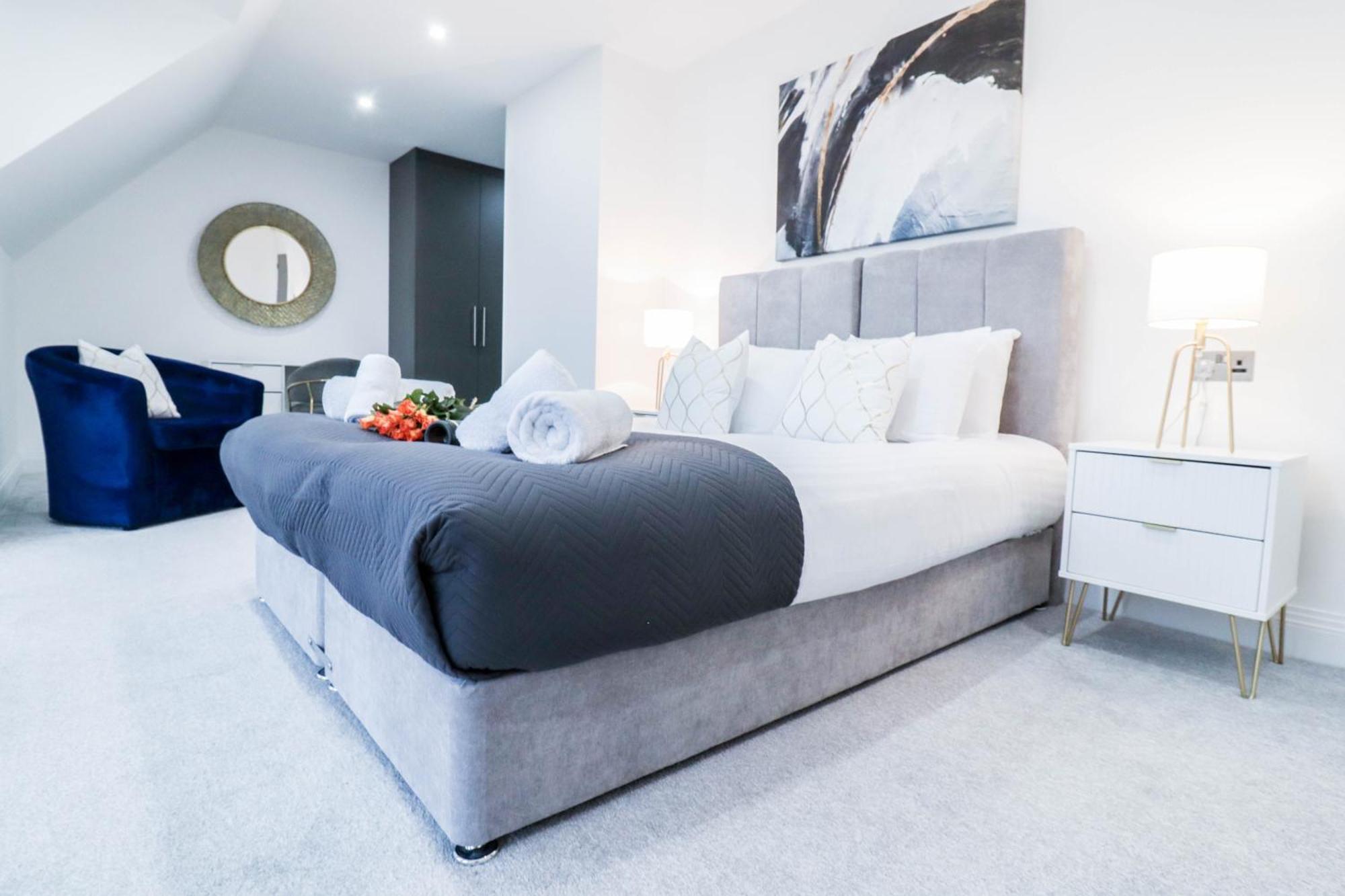 High-end Luxury - Free Parking And Wifi Included! *