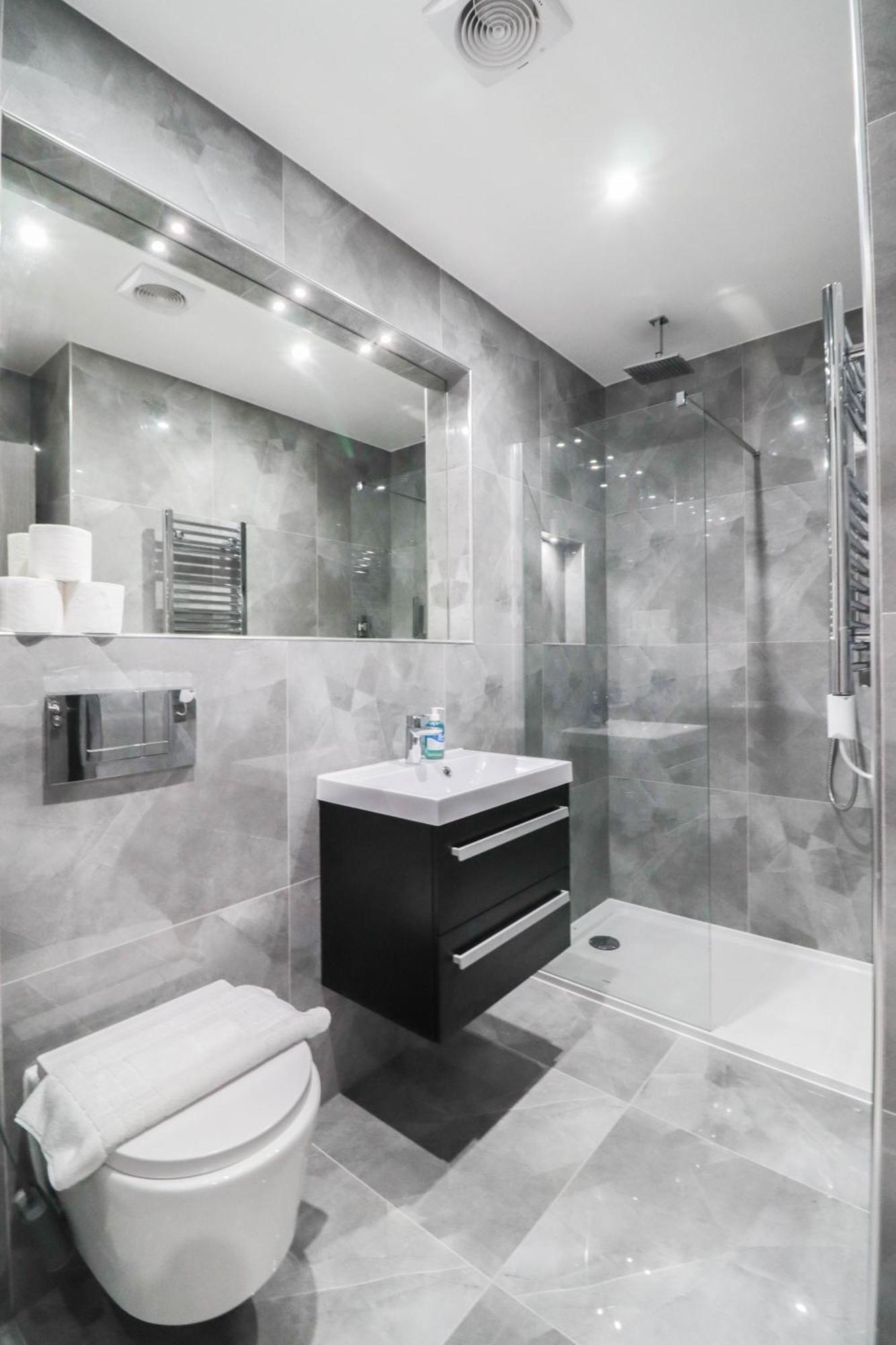 High-end Luxury - Free Parking And Wifi Included! Apartment *