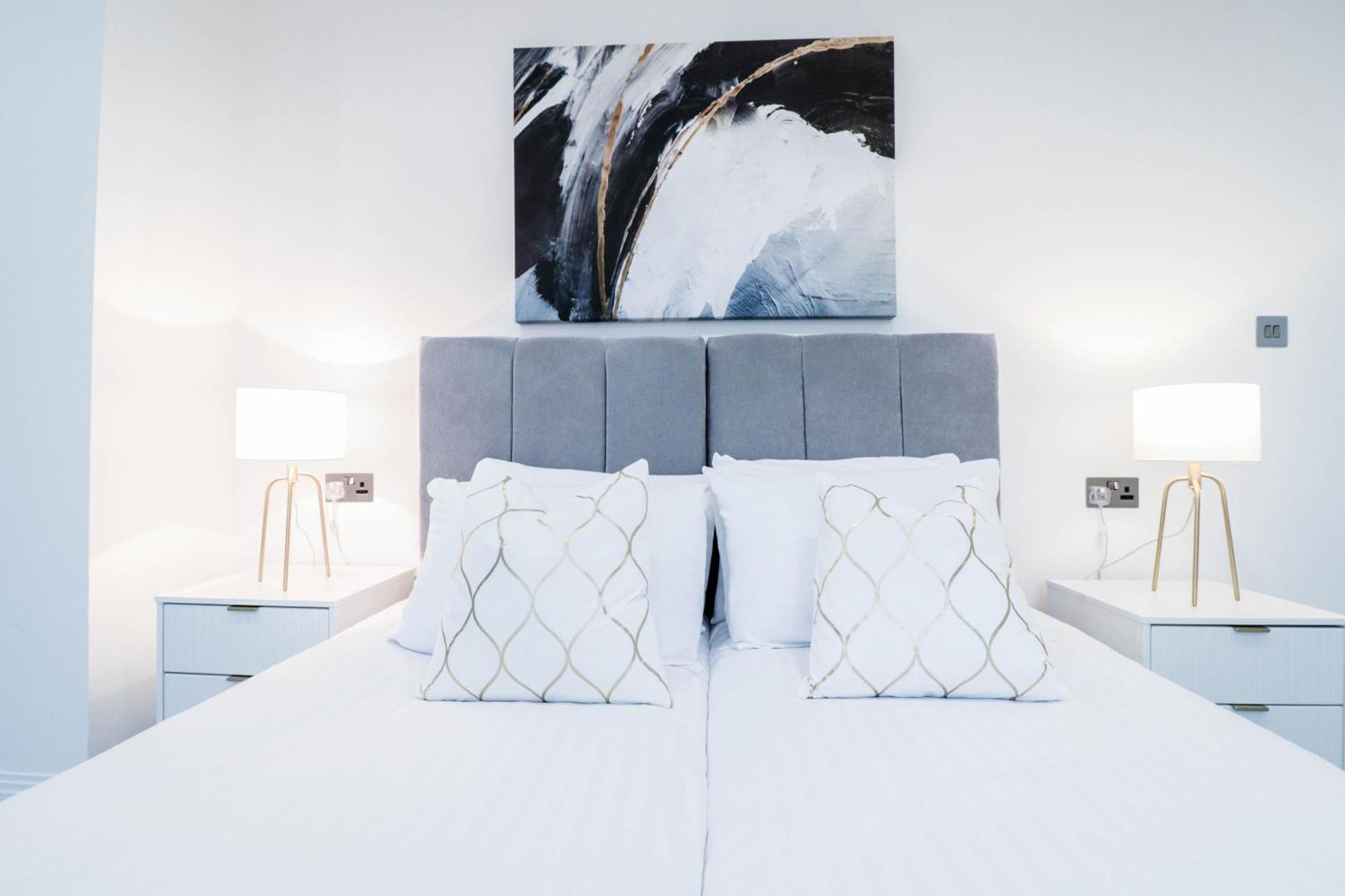 Apartment High-end Luxury - Free Parking And Wifi Included!