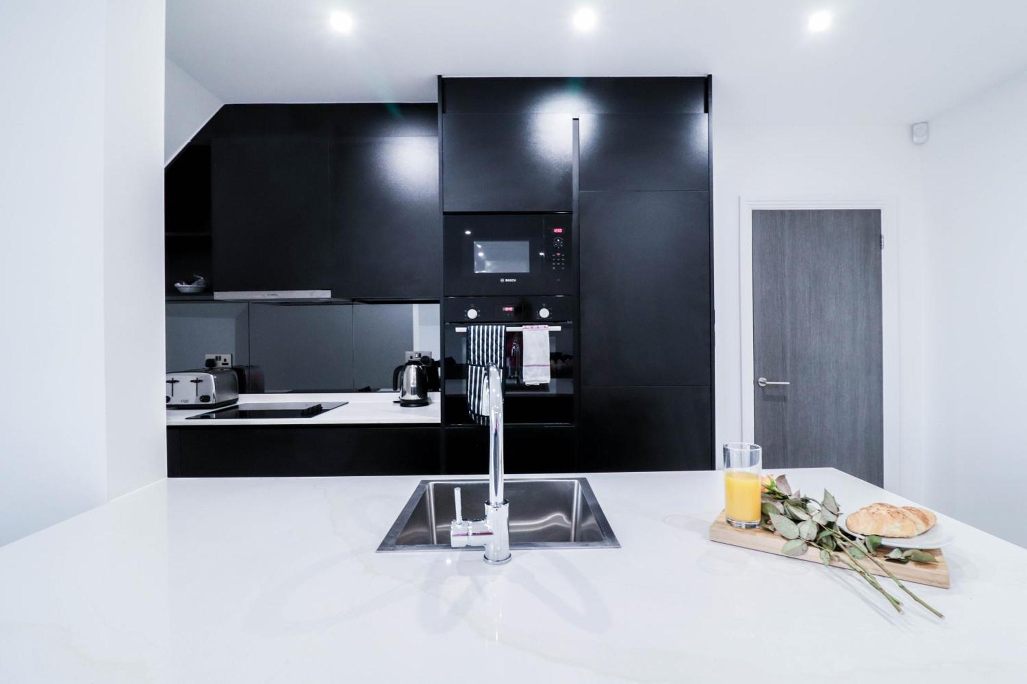 Apartment High-end Luxury - Free Parking And Wifi Included!
