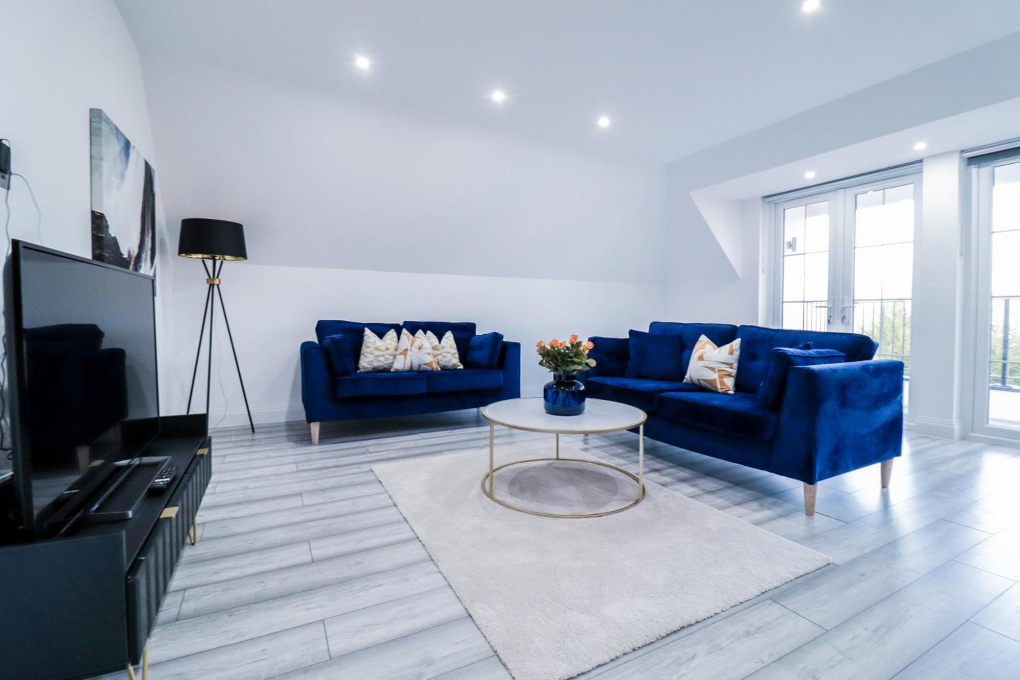 High-end Luxury - Free Parking And Wifi Included! Staines-upon-Thames