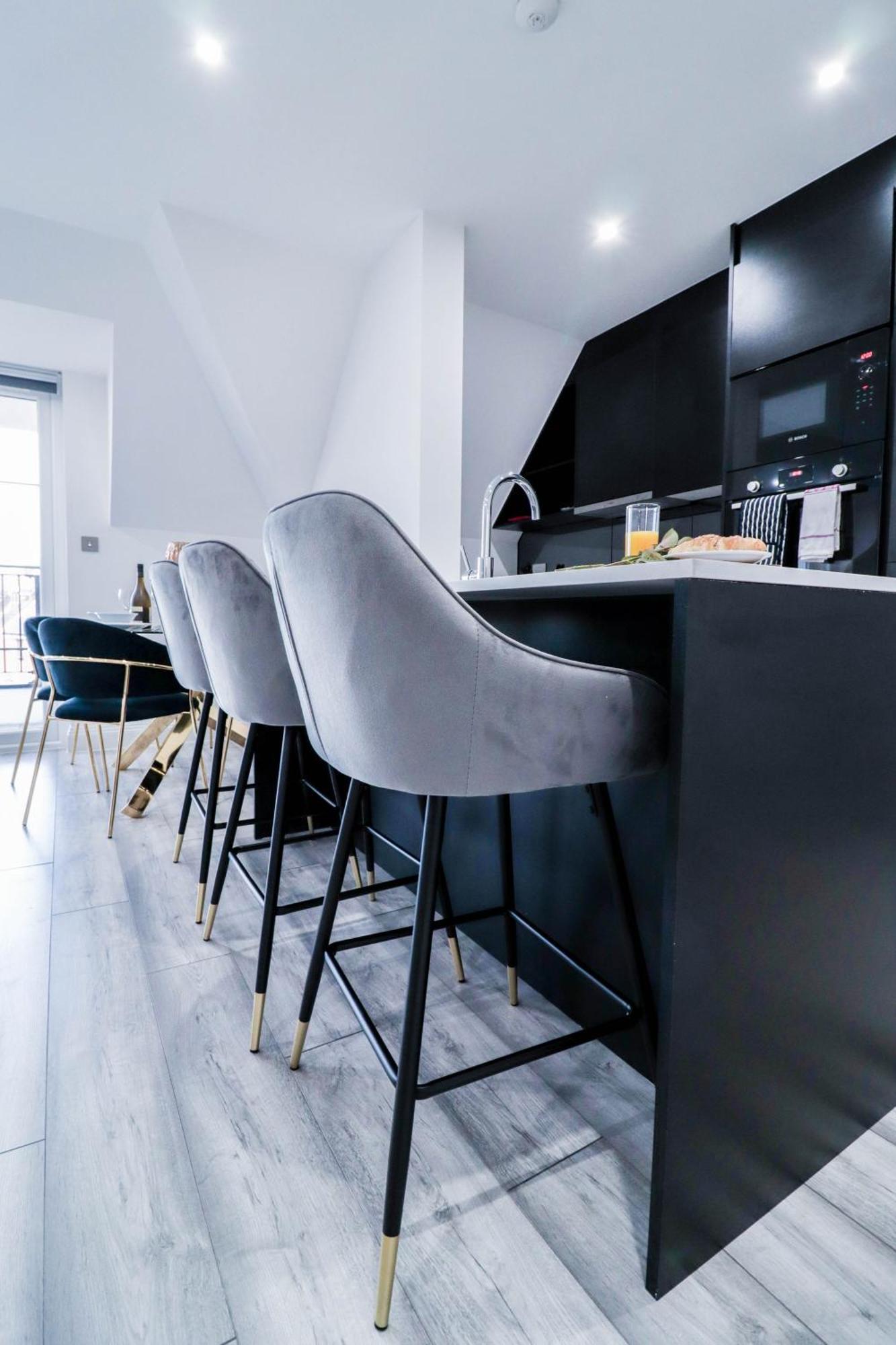 Apartment High-end Luxury - Free Parking And Wifi Included! *