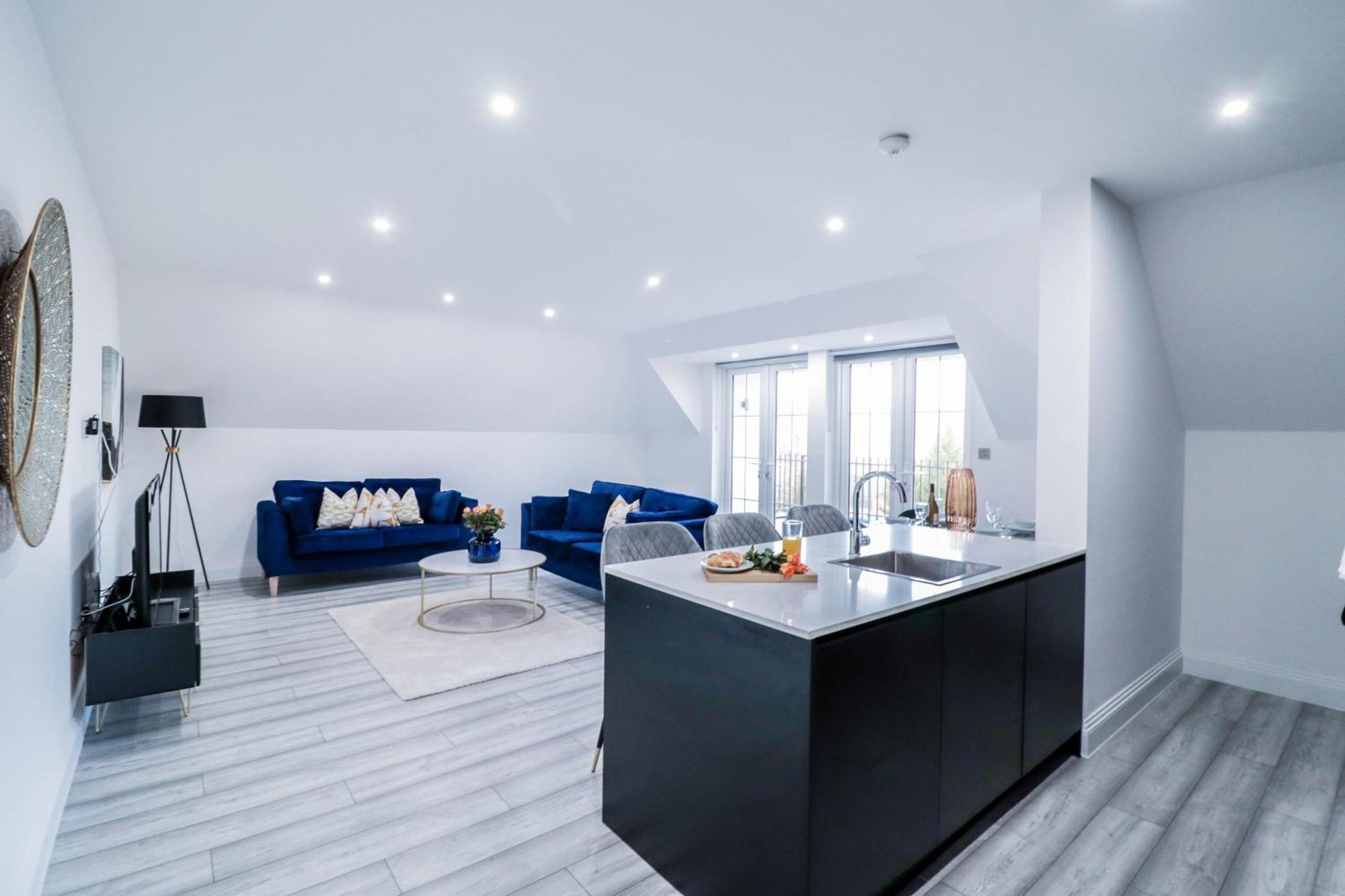 High-end Luxury - Free Parking And Wifi Included! *