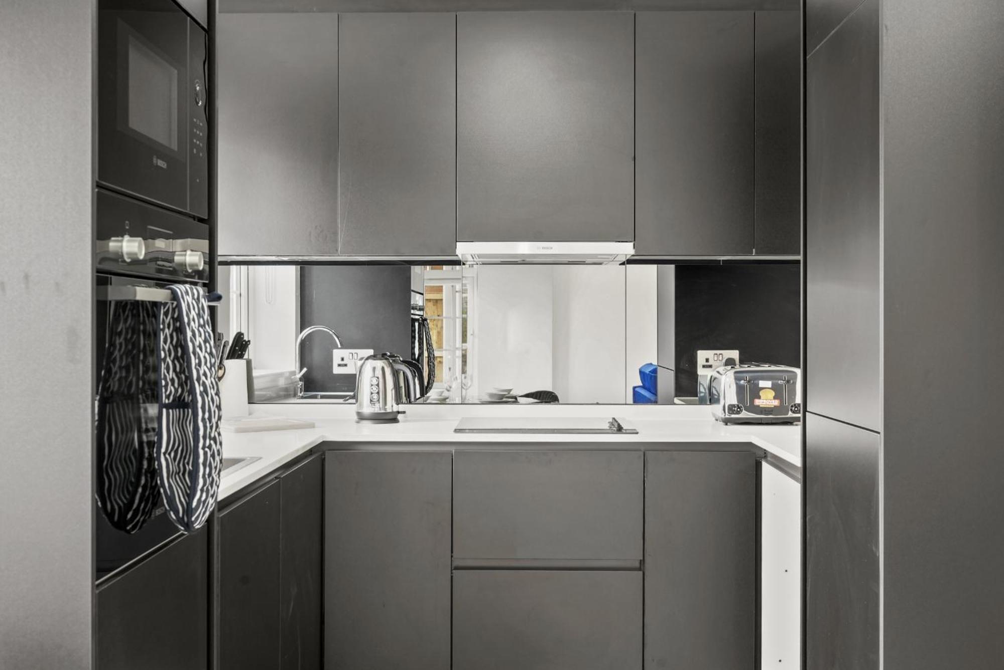 High-end Luxury - Free Parking And Wifi Included! Apartment *